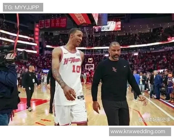 火箭vs骑士最新伤情：小贾巴里-史密斯因膝伤影响出战成疑